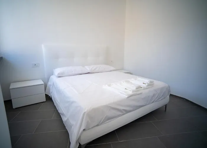 12 Nevoso Palace * Mediolan